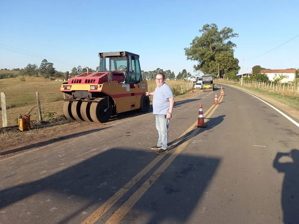 Estrada municipal: Roberto Morais acompanha início de obras na Piracicaba/Anhumas