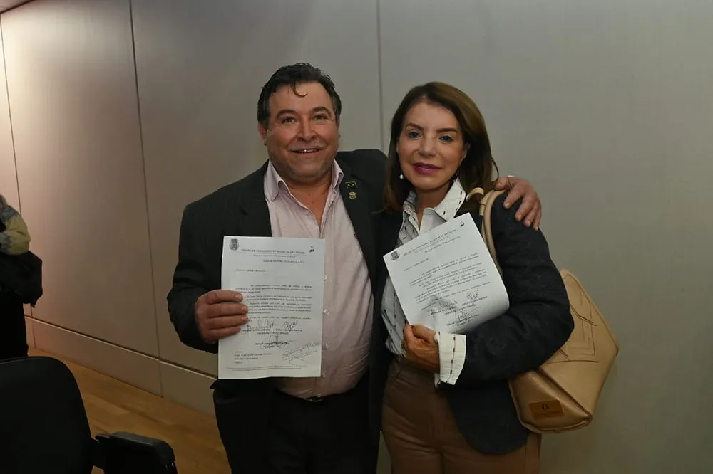 Águas de São Pedro: vereadores pedem recursos à deputada Bebel para aquisição de micro-ônibus