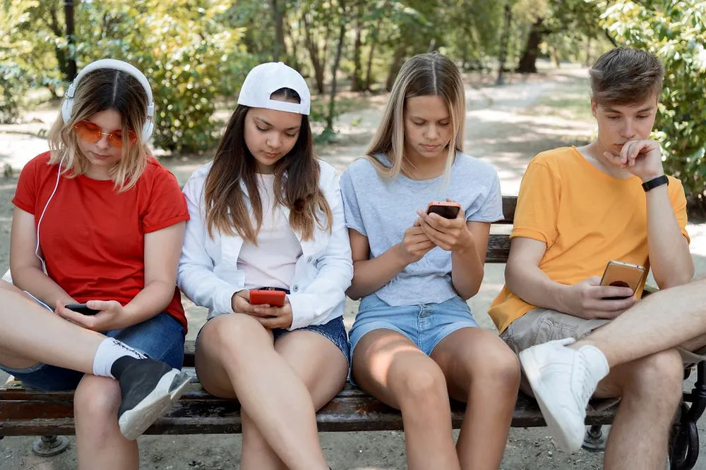 A internet no DNA da geração pós-Millenial e a vida real