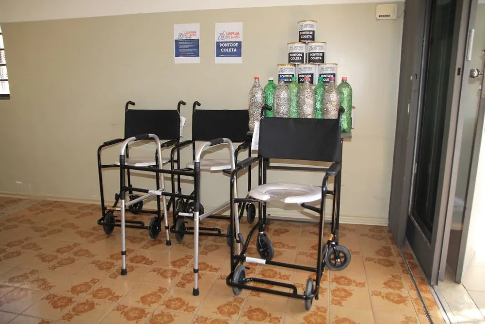 Capivari (SP): campanha arrecada 120 kg em lacres trocados por cadeiras de banho e andador