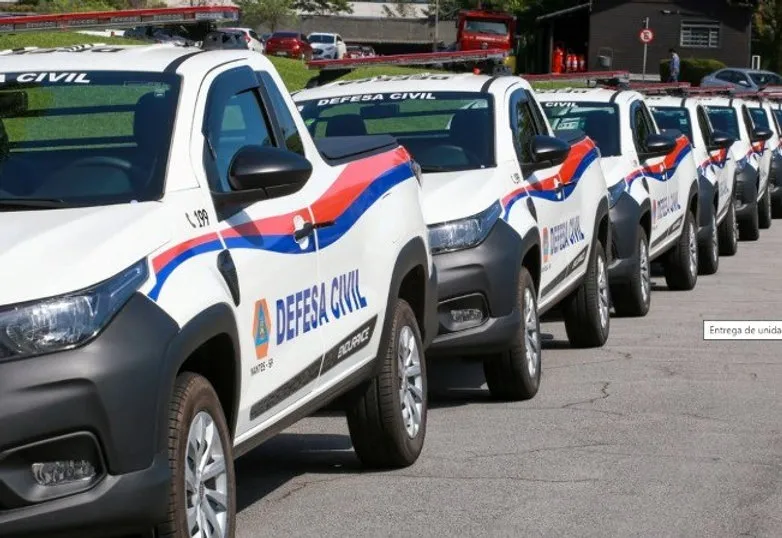 Aparelhamento das Defesas Civis: Roberto Morais garante mais quatro viaturas para a RMP