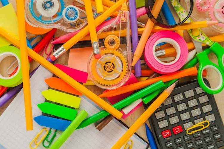 Ano letivo: especialista orienta como economizar nas compras dos materiais escolares