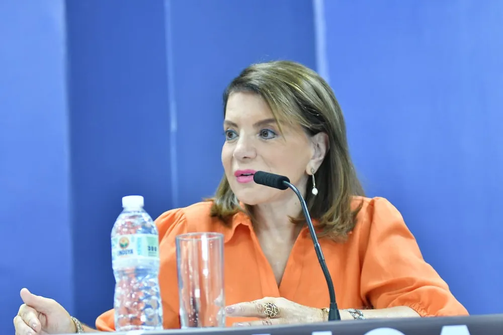 Presidenta da Apeoesp elogia medidas do presidente Lula para combater a violência nas escolas