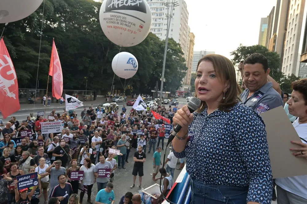 Professores marcam greve nacional e Bebel promove audiência contra o corte de verbas da educação