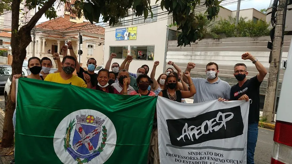 Manifestação por reajuste de 33,24% tem adesão de mais de 40% dos professores de Piracicaba