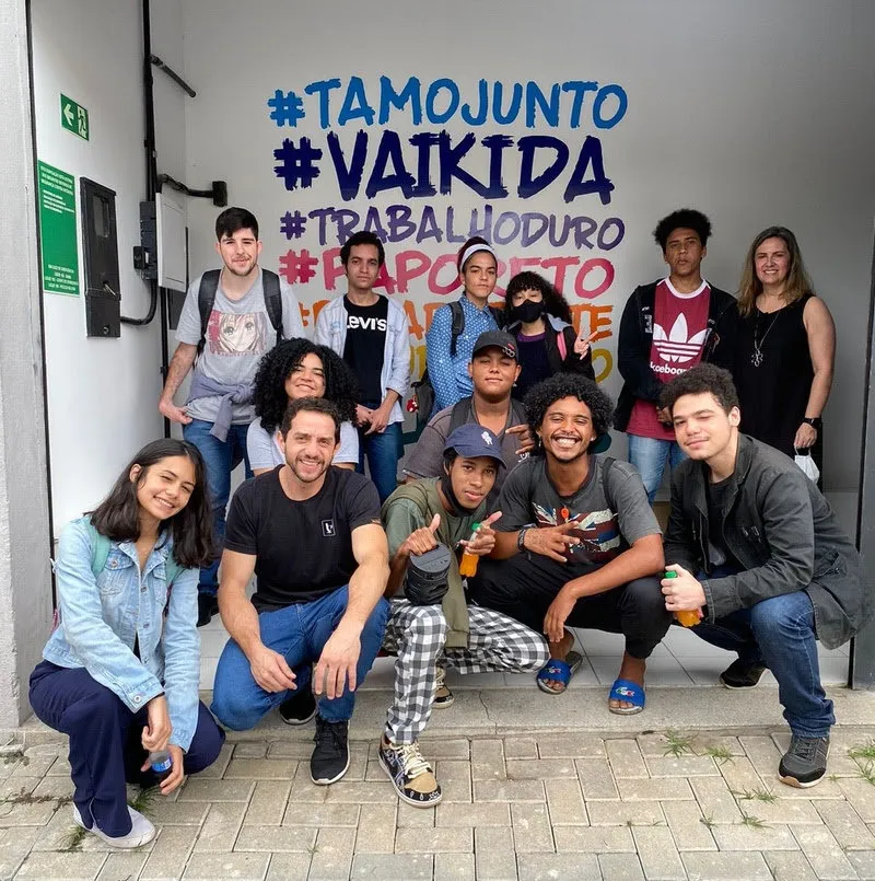 Projeto com jovens negros e moradores de favelas forma baristas para o mercado de trabalho
