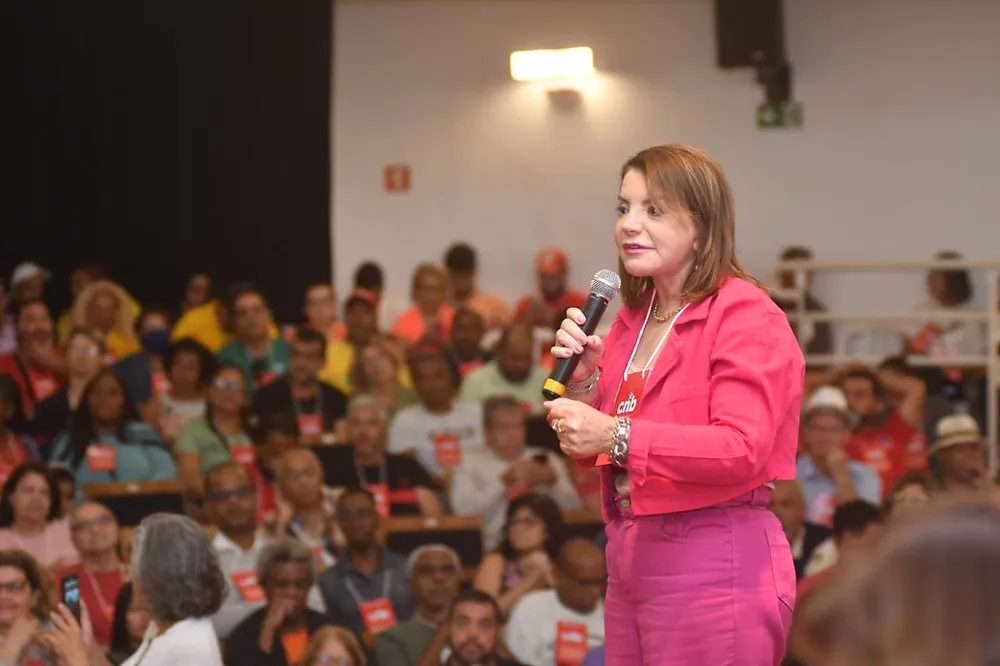 Apeoesp barra na Justiça escola cívico-militar em na cicade de Santa Fé do Sul (SP) 
