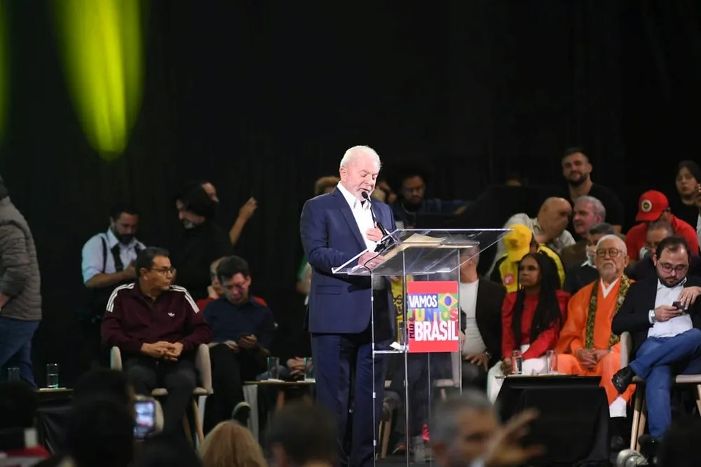 Deputada Bebel participou do lançamento da pré-candidatura de Lula à Presidência da República