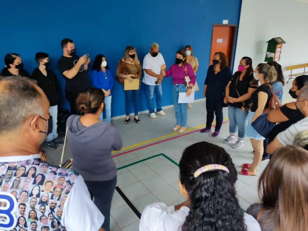 Deputada Bebel entra na justiça para tentar garantir transporte escolar a alunos