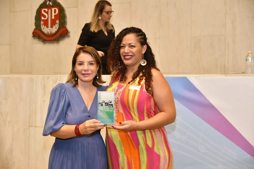 Alesp: piracicabana recebe prêmio InezitaBarroso, proposto pela deputada Professora Bebel