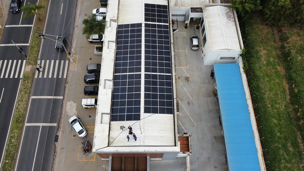 Instituto de Previdência de Piracicaba investe em usina fotovoltaica e pode reduzir fatura de energia em 95%