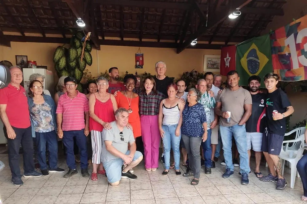 Deputada Professora Bebel discute eleições do próximo ano com lideranças de São Pedro (SP)