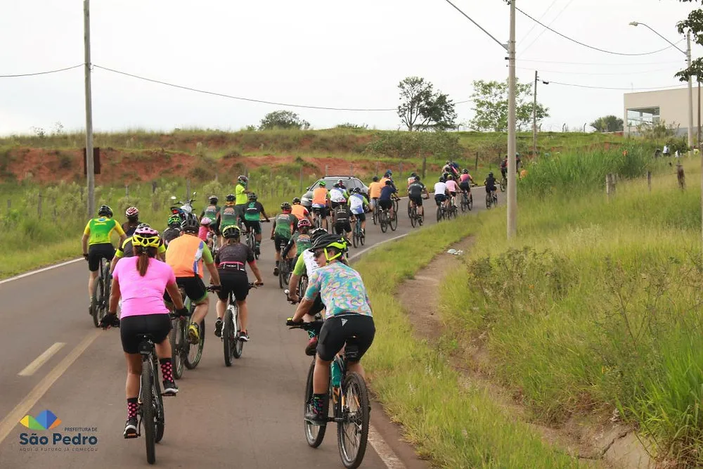 Mês da Mulher: Pedalada Delas tem participação de 130 pessoas em São Pedro (SP)