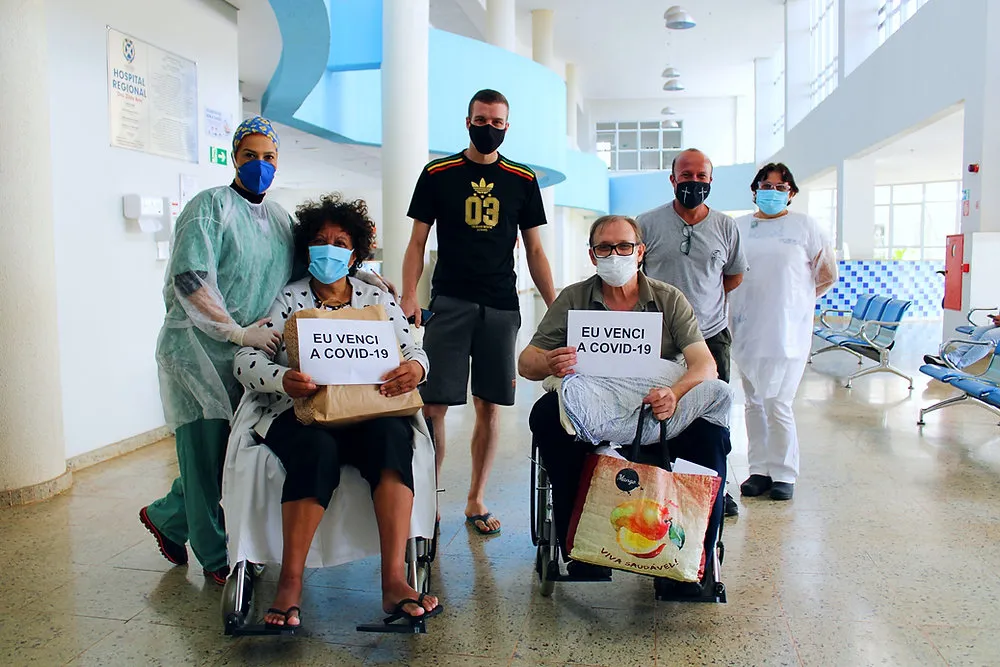 Covid-19: casal piracicabano recebe alta do Hospital Regional, após uma senama de internação