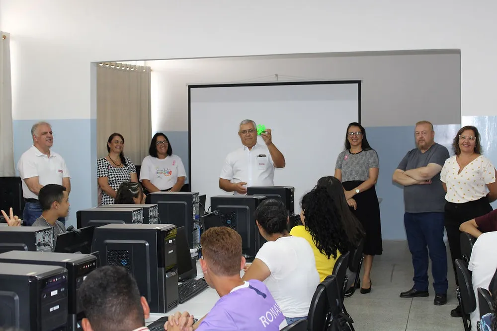 São Pedro (SP): alunos da rede municipal começam a ter aulas de impressora 3D oferecidas pelo Senai