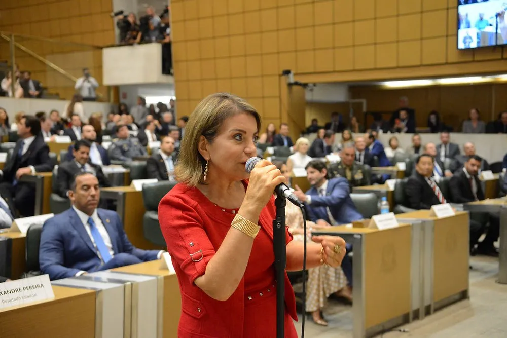 Pressão da Apeoesp faz Governo recuar e garante atividade extraclasse fora da escola