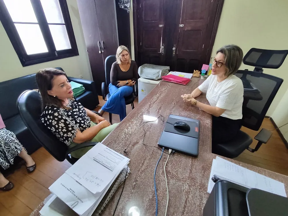 Piracicaba:deputada Bebel visita Delegacia da Mulher garante ajuda para construção do prédio próprio