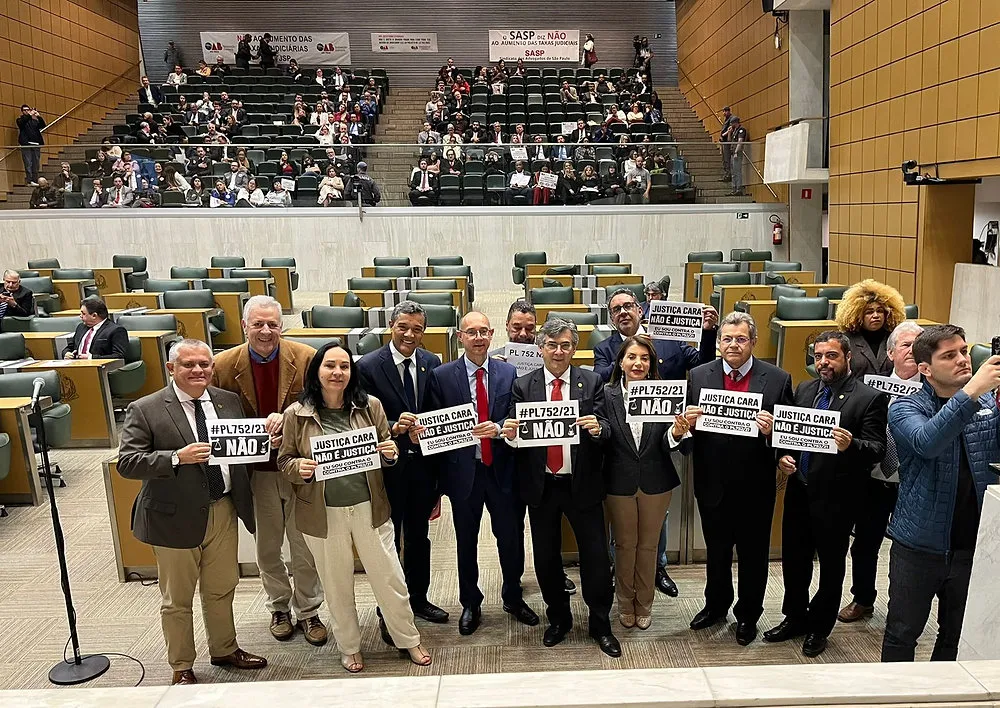 Estado de São Paulo: deputados do PT são contrários ao aumento da taxa judicial