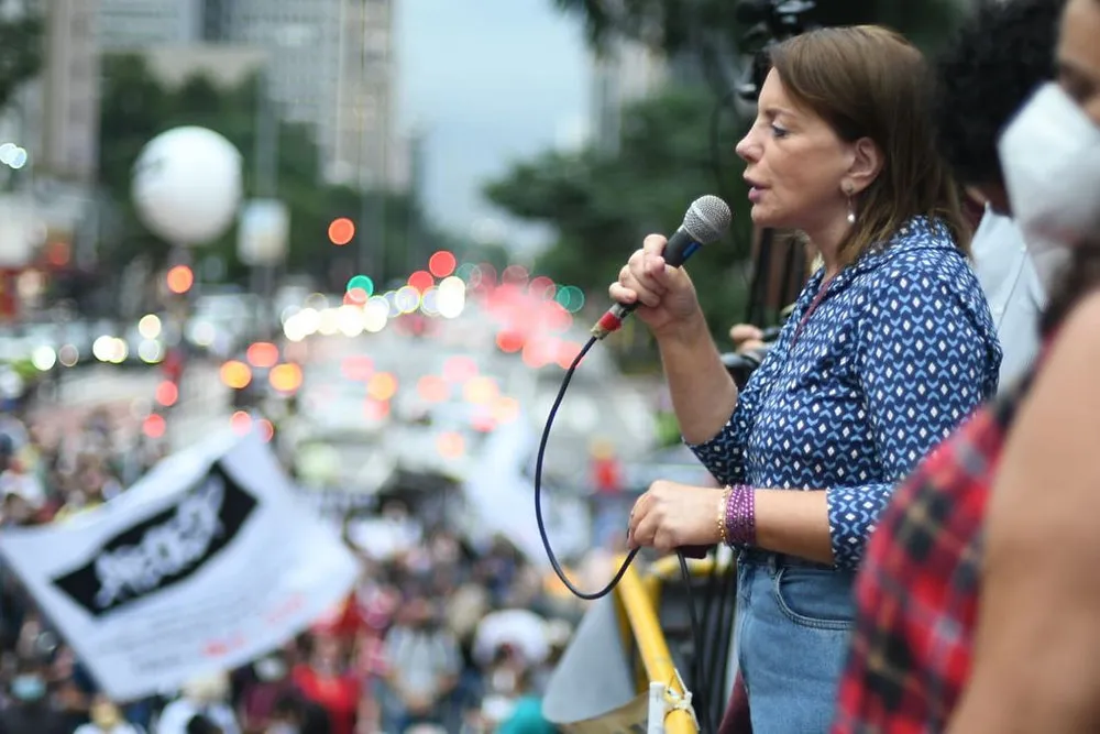 Apeoesp não descarta greve dos professores contra a nova carreira e por reajuste salarial
