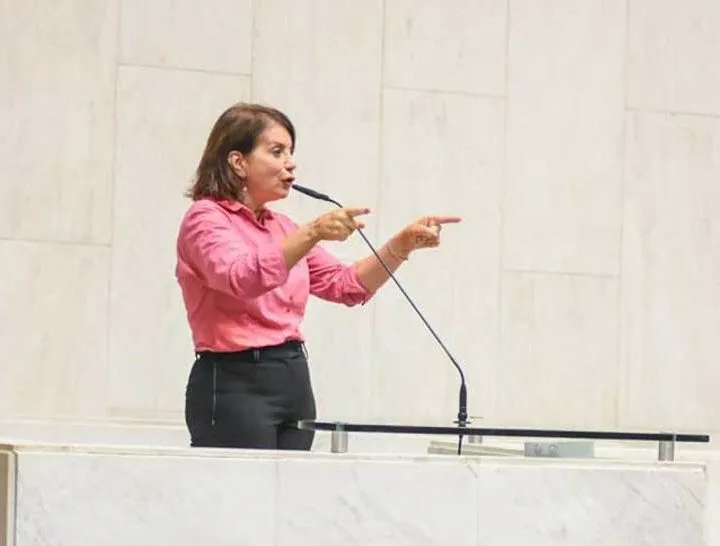 Dia Nacional: deputada Professora Bebel presta homenagem aos aposentados