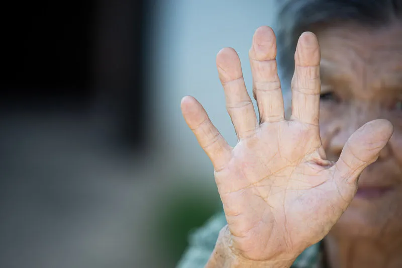 Campanha Junho Violeta: especialista alerta sobre violência contra a pessoa idosa