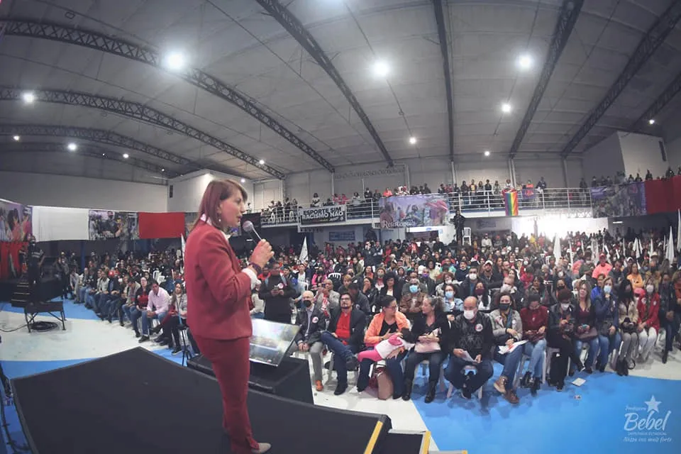 Deputada Bebel reúne mais de 2 mil lideranças no  lançamento da sua pré-candidatura à reeleição