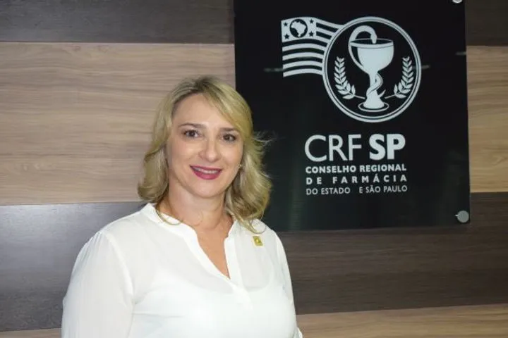 Linkado com: Luciana Canetto Fernandes, vice-presidente do Conselho Regional de Farmácia 