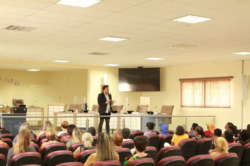 Violência doméstica e empoderamento feminino são temas de palestra na Câmara de São Pedro