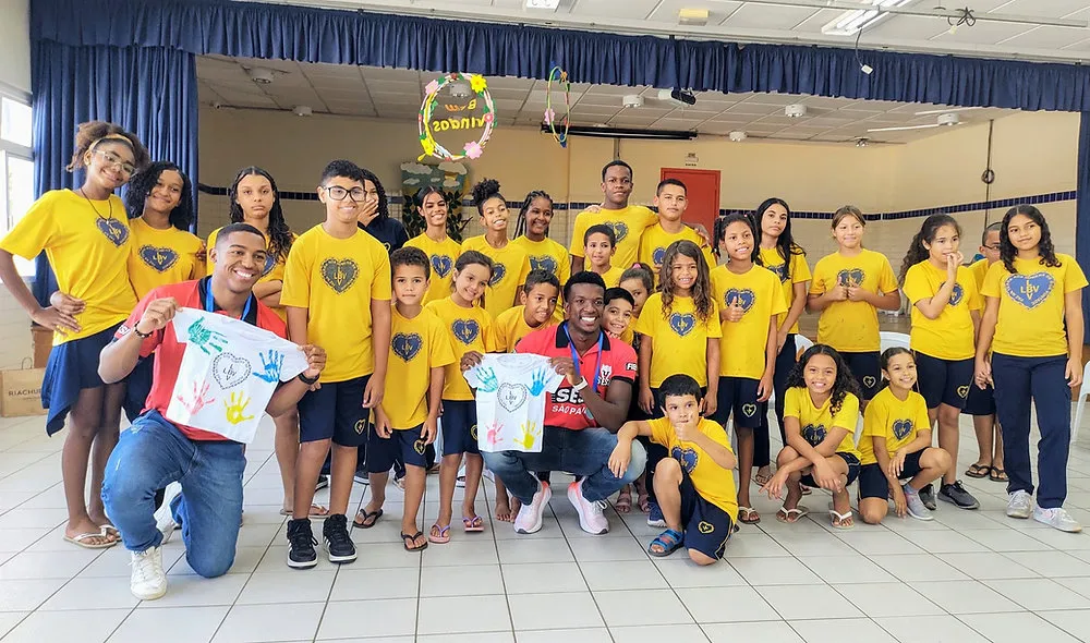 Jogos Olímpicos Paris 2024: crianças da LBV homenageiam recordistas brasileiros