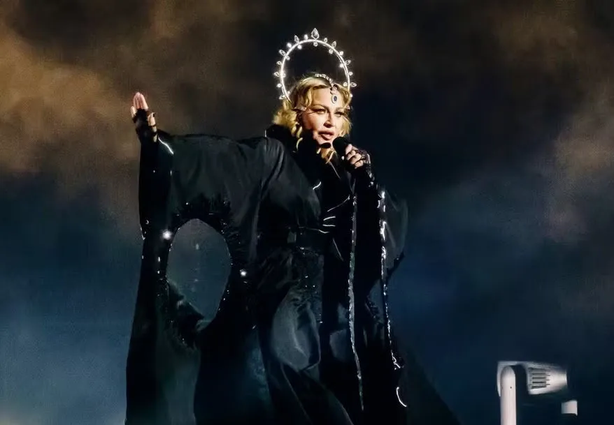 Médica dá dicas para quem vai curtir o show da Madonna no calor do Rio de Janeiro, no sábado (4)