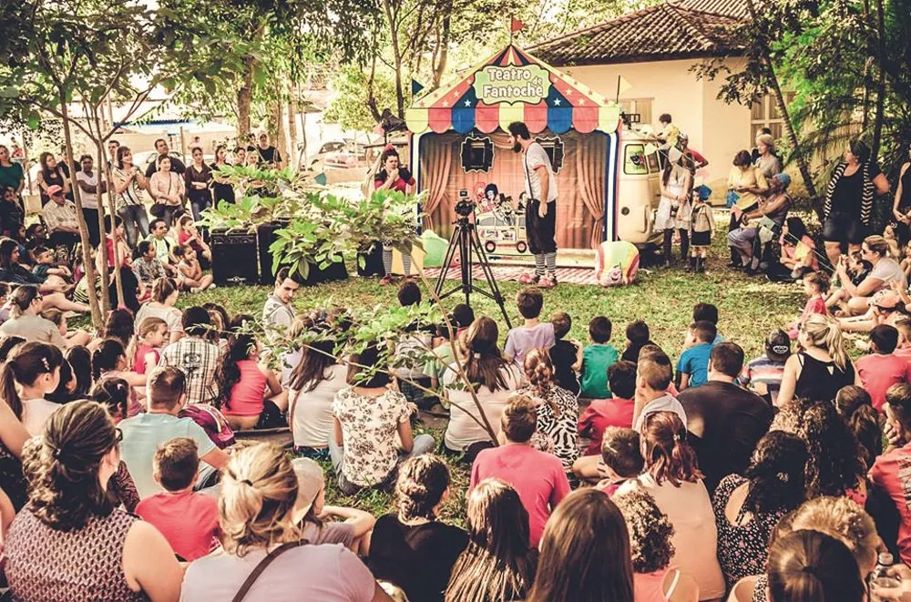 Kombi no Circo faz apresentação gratuita no dia 17/12 no Varejão do Algodoal, em Piracicaba (SP) 