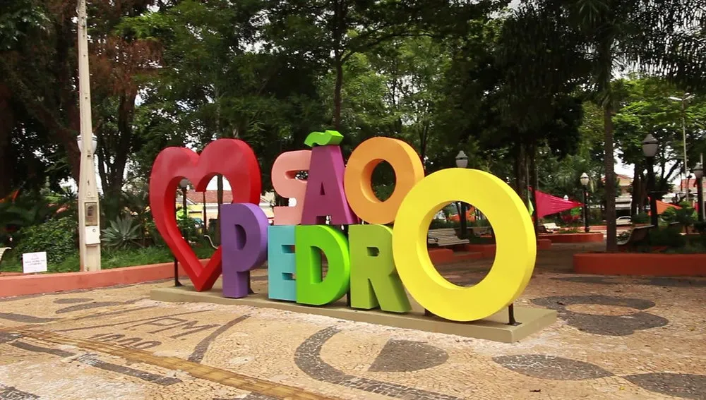 São Pedro (SP): letreiro instagramável volta à Praça Gustavo Teixeira