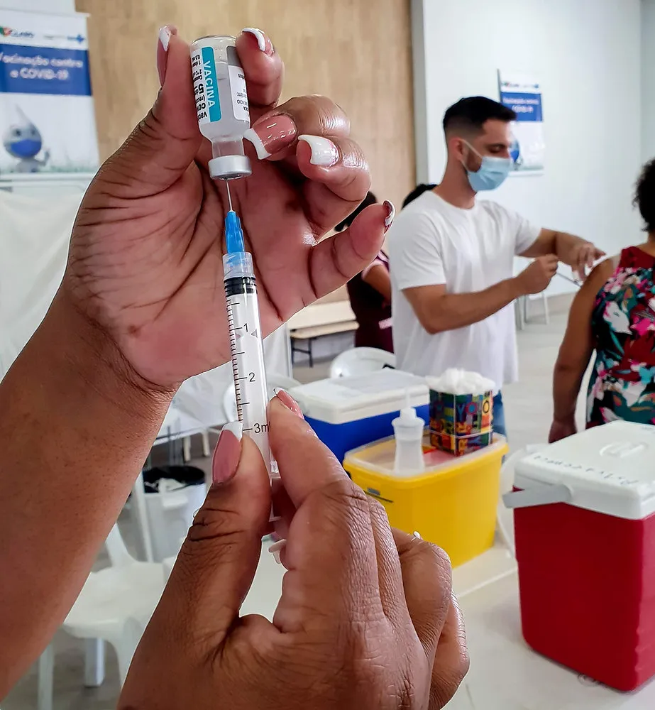 Rio Claro (SP): posto itinerante vacina na sexta-feira (18) na escola Victorino, no Cervezão