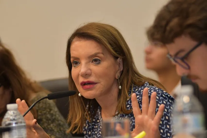 Deputada Bebel critica governador Tarcísio de Freitas por aumentar ICMS sobre o etanol