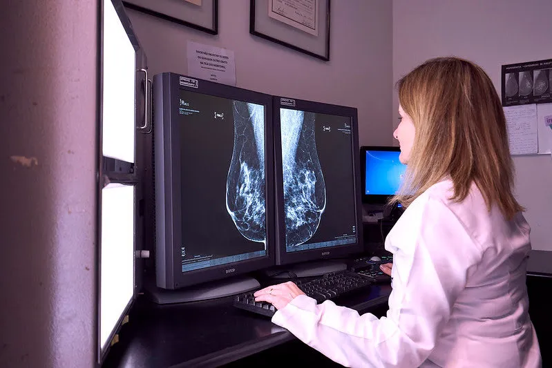 Campanha Outubro Rosa aumenta em até 40% as mamografias realizadas no SUS, aponta estudo